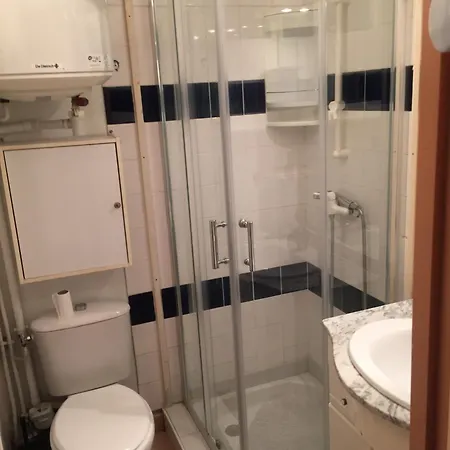 A 80 M De La Grazel Holiday home *