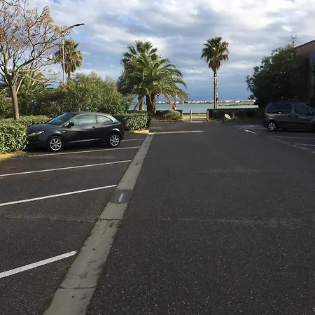 A 80 M De La Grazel * Gruissan