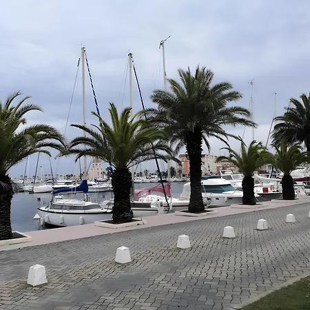 A 80 M De La Grazel * Gruissan