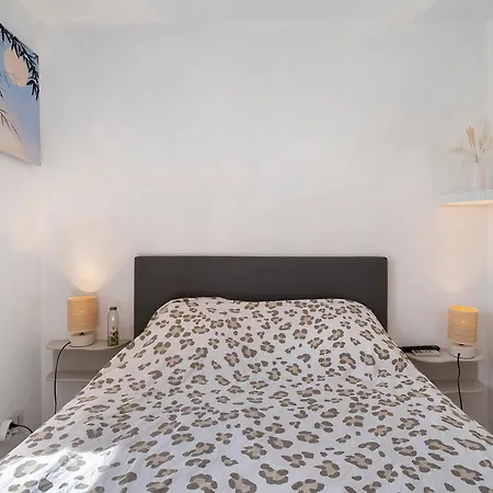 A 80 M De La Grazel Holiday home Gruissan