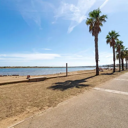 A 80 M De La Grazel Holiday home Gruissan